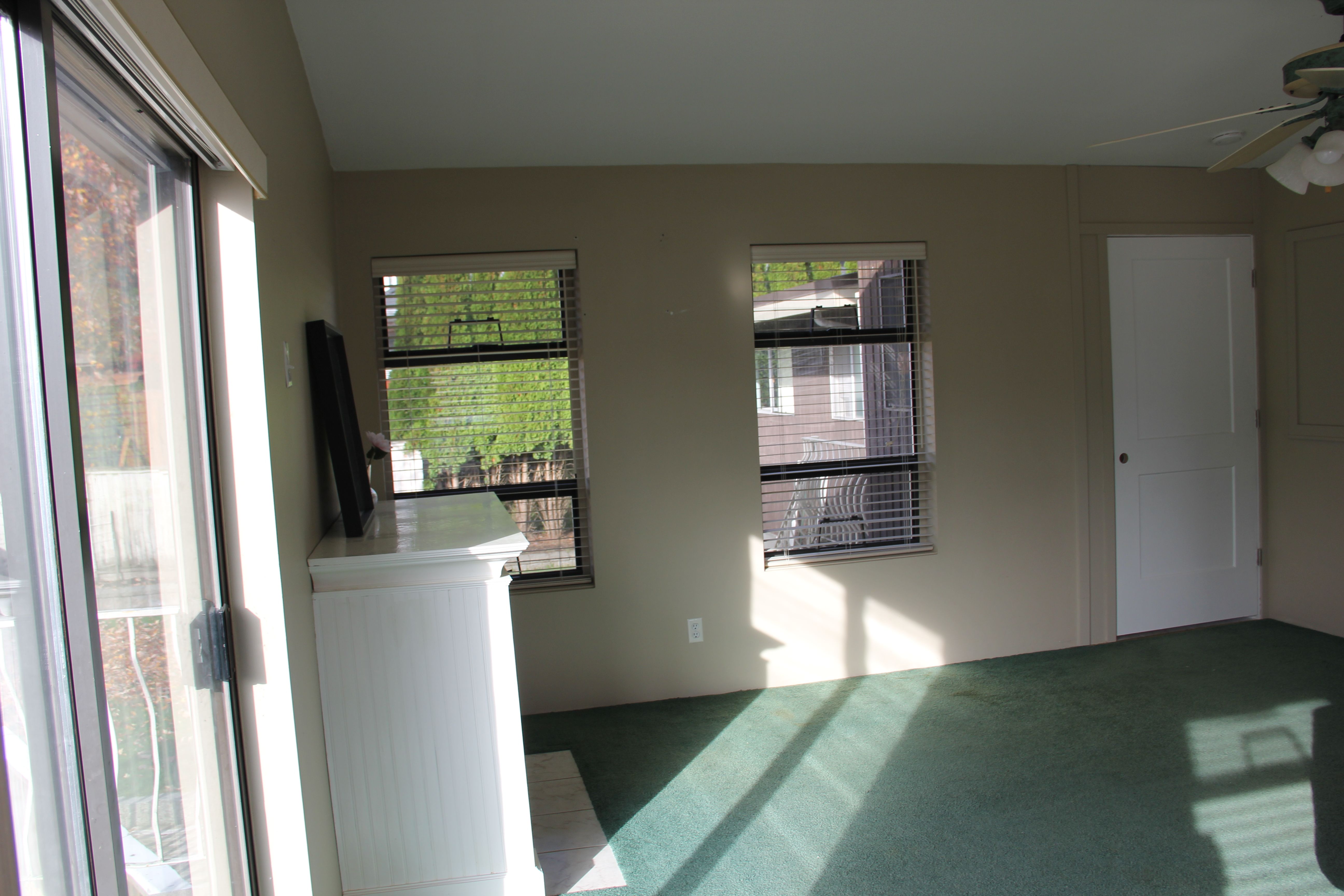 Furnished Room 6 with Balcony for 1-2 People in Burquitlam